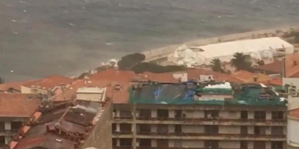 V Ajacciu na Korzike tornádo strhlo stan, najmenej 23 ľudí sa zranilo