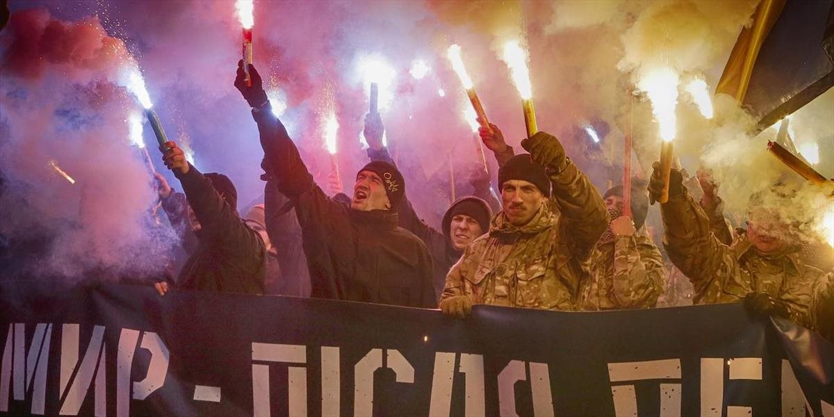 Tisíce nacionalistov si pripomenuli štátny sviatok pochodom v Kyjeve