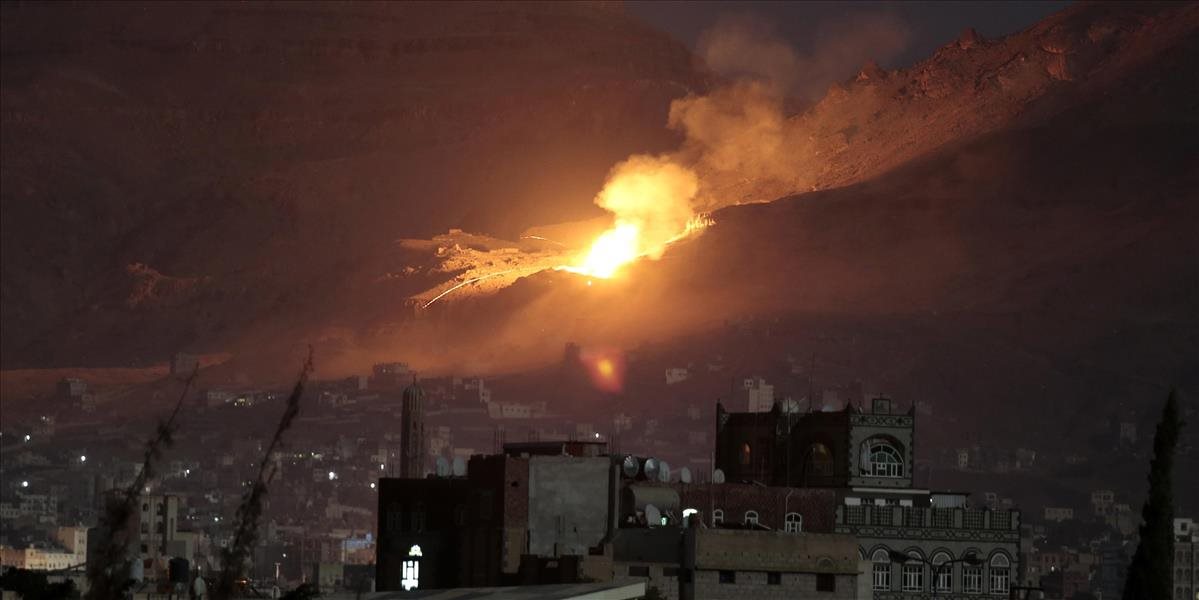 Saudskoarabmi vedená koalícia obvinila z bombardovania pohrebu jemenskú stranu