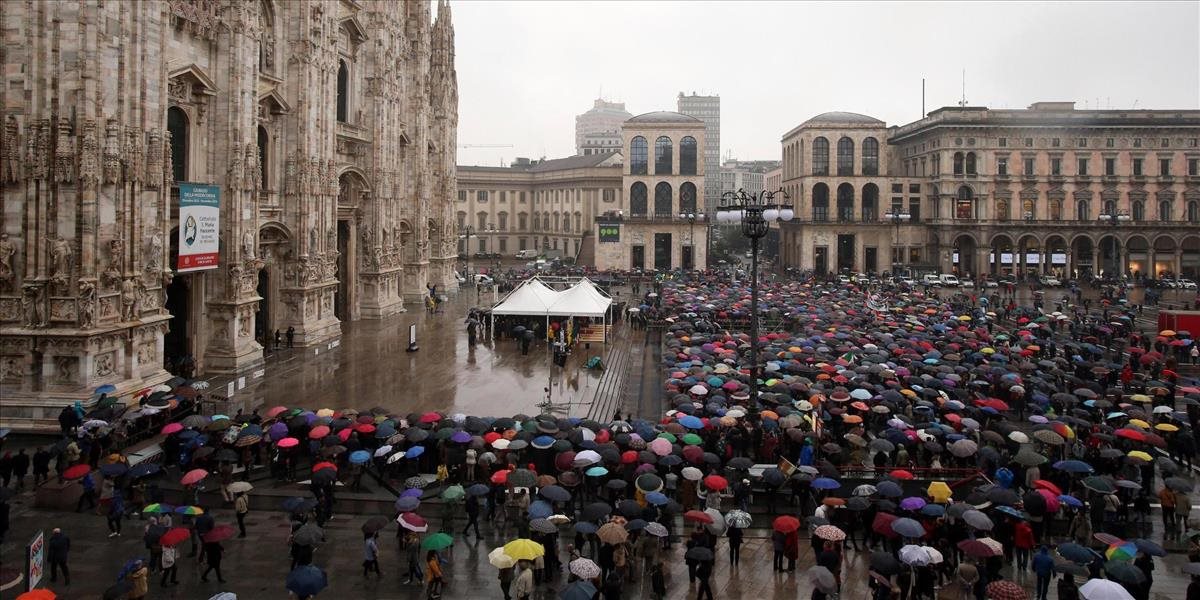 Tisícky ľudí sa v Miláne rozlúčili so zosnulým dramatikom Dariom Fom