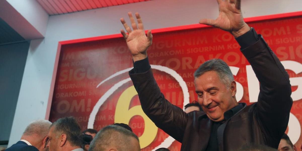 Voľby v Čiernej Hore: Neoficiálne výsledky pripisujú víťazstvo strane premiéra Djukanoviča