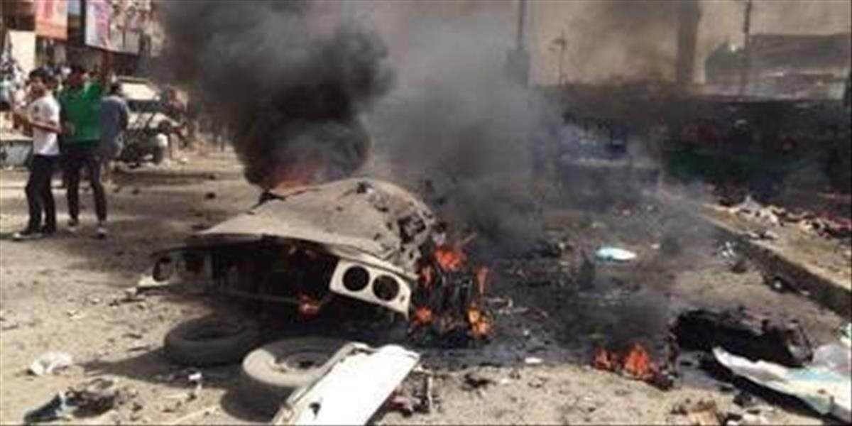 Pri výbuchu bomby uloženej v aute zahynulo najmenej deväť ľudí