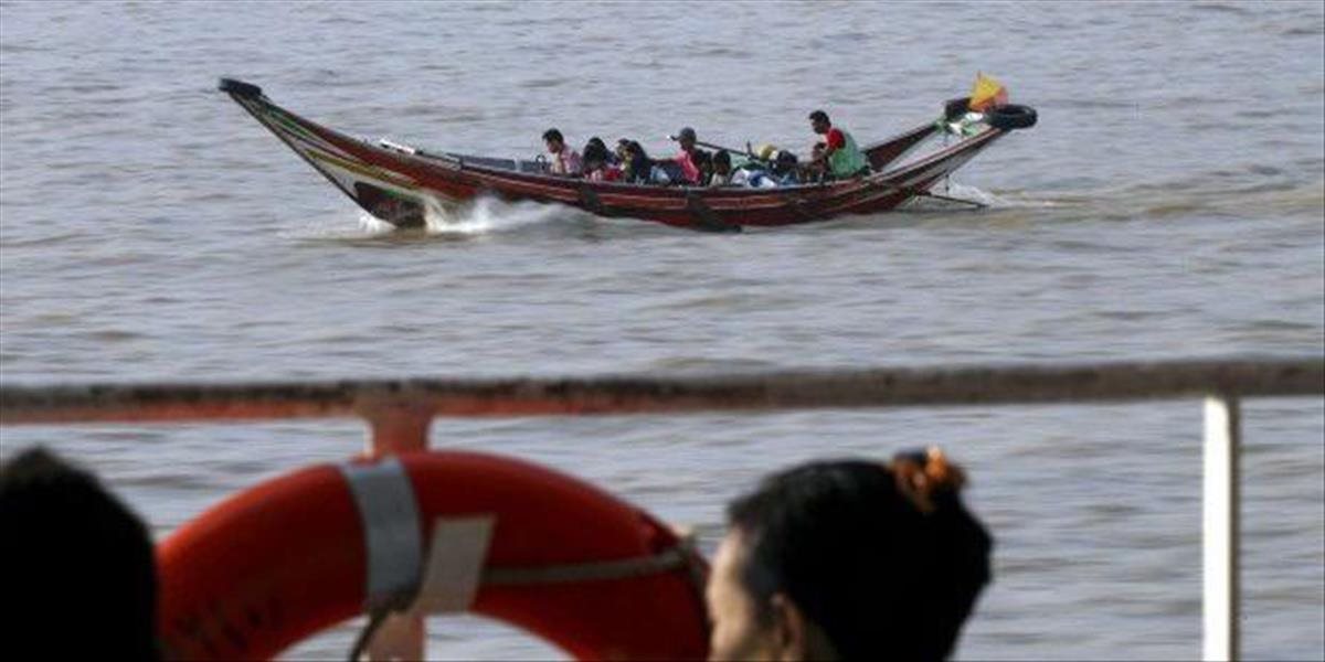 Pri potopení lode v Mjanmarsku zahynulo najmenej 25 ľudí