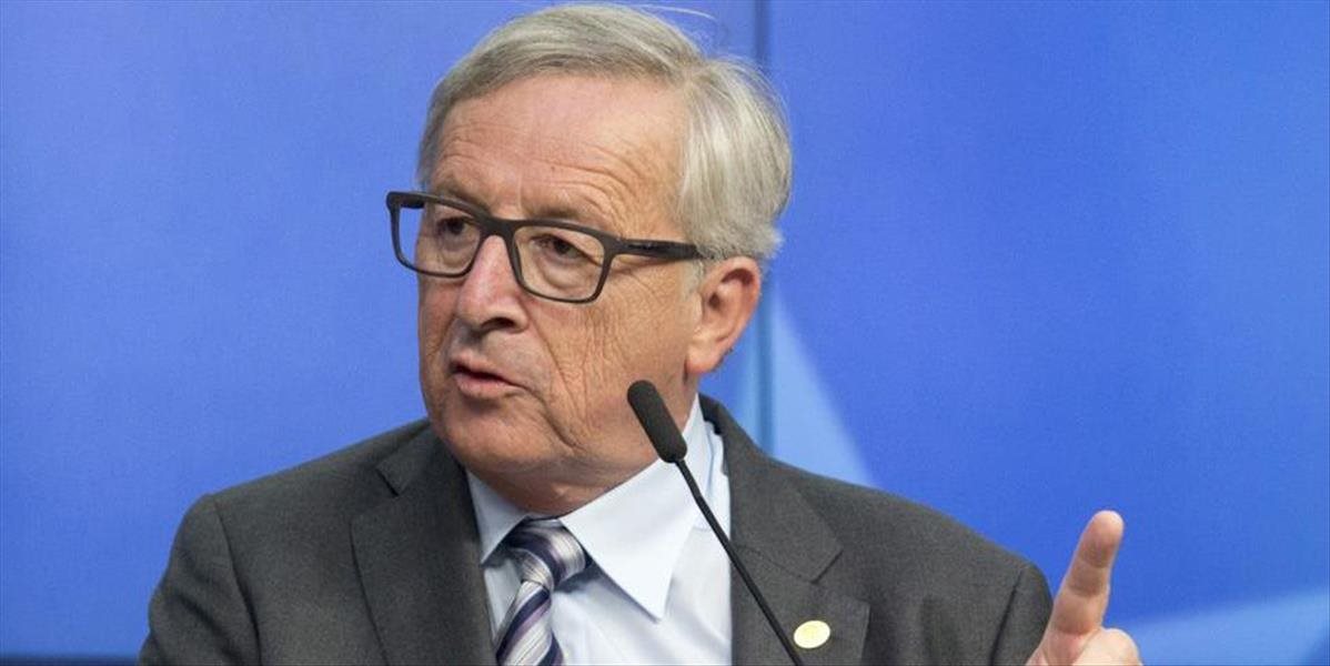 Juncker pred summitom lídrom EÚ pripomenul, ako už únia finančne pomohla utečencom v Turecku