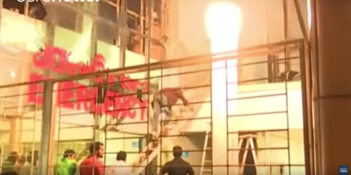 VIDEO V nemocnici v Indii vypukol požiar: Hlásia 19 mŕtvych a 100 zranených