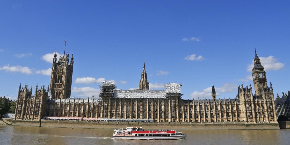 V Londýne zadržali muža podozrivého zo znásilnenia na pôde parlamentu