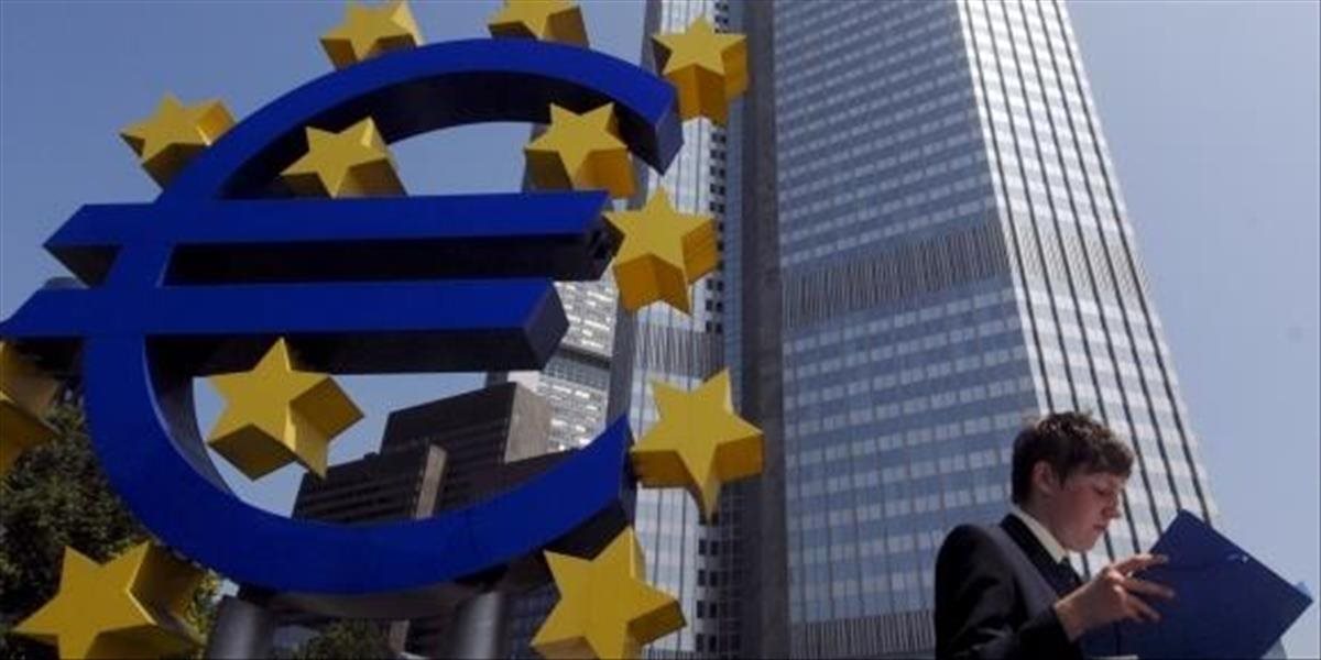 Banky v eurozóne sa chystajú sťažiť firmám prístup k úverom
