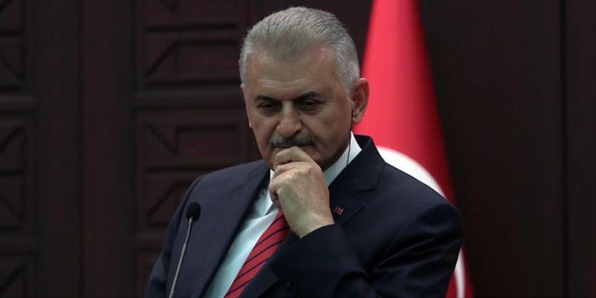 Turecký premiér: Turecko sa zapojilo do náletov na Mósul