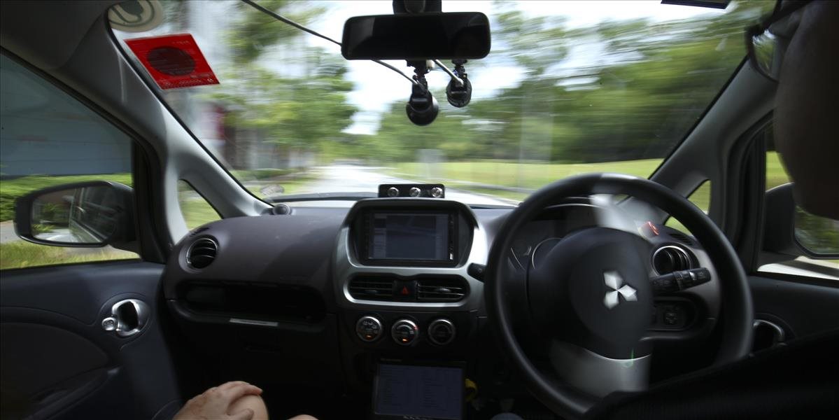 Taxi bez šoféra v Singapure zapríčinilo prvú haváriu