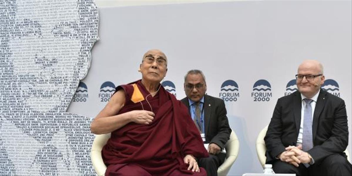 Najvyšší českí ústavní činitelia sa dištancovali od schôdzky ministra s dalajlámom