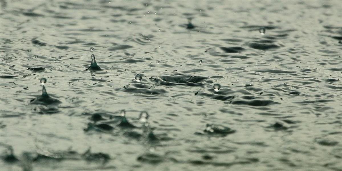 Počasie nás nepoteší: Najbližšie dni bude pršať, zrážky sa neskôr presunú na východ Slovenska