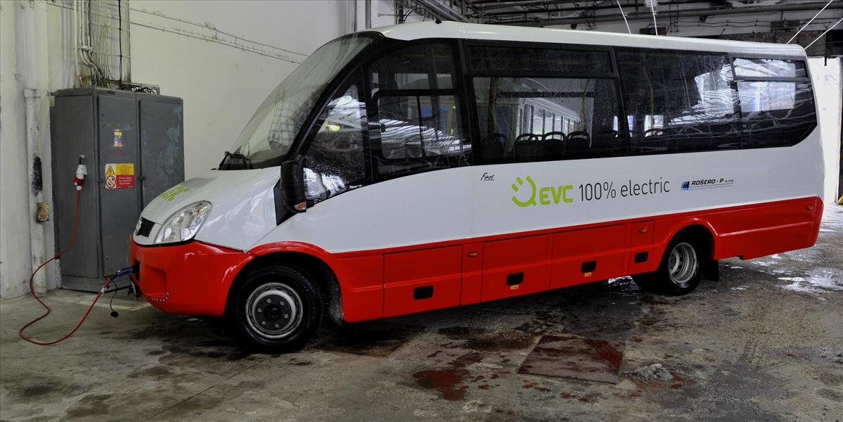 Dopravný podnik Bratislava testuje nízkopodlažný elektrobus