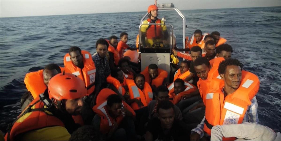 Cyperská loď  na mori zachránila 84 utečencov, vrátane desiatok detí