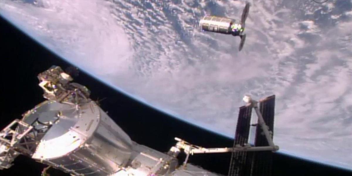 Bezpilotná nákladná kozmická loď Cygnus dopravila k ISS 2300 kg nákladu