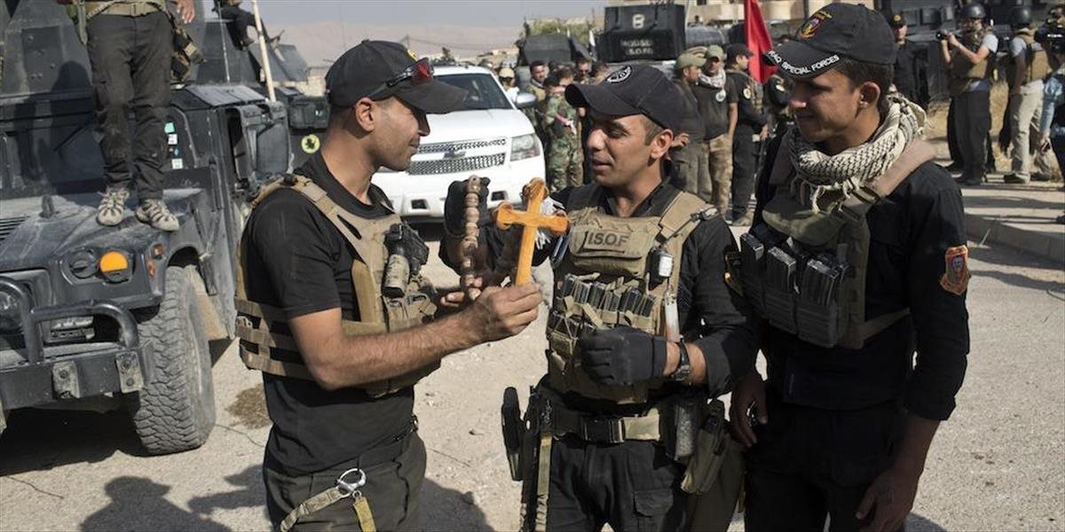Kurdské sily tvrdia, že sú necelých 9 km od Mósulu, Carter navštívil Arbíl