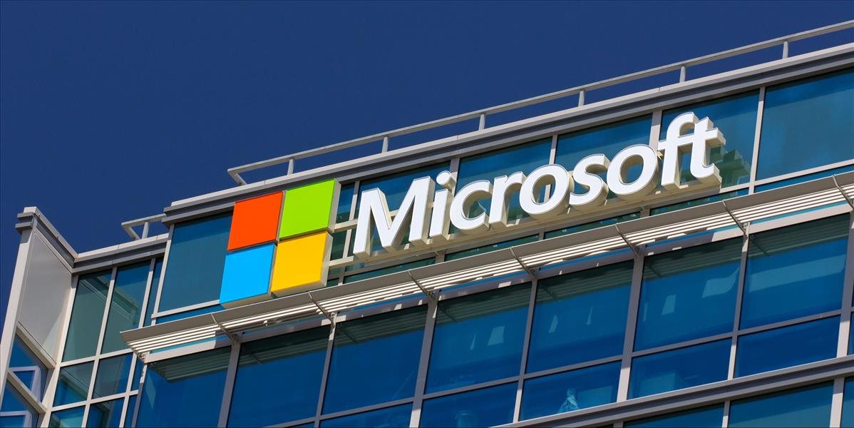 Microsoft od januára zvýši firmám v Británii ceny softvéru a cloudových služieb