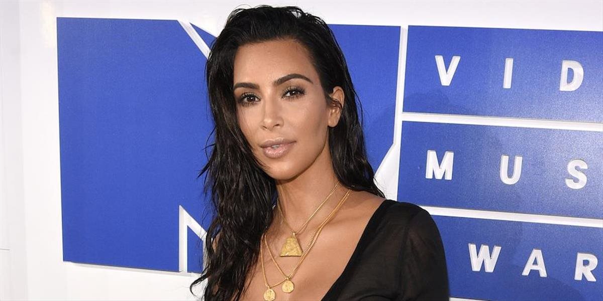 Kim Kardashian stiahla žalobu voči bulvárnemu portálu