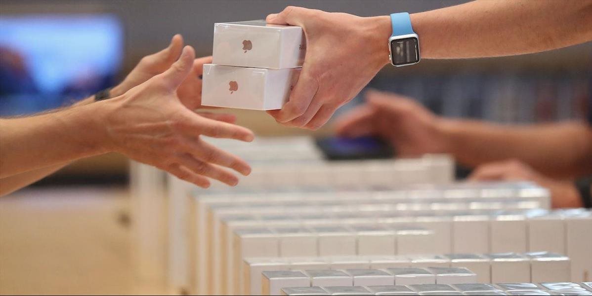 Apple predal v 4. kvartáli menej iPhonov, jeho tržby a zisk klesli
