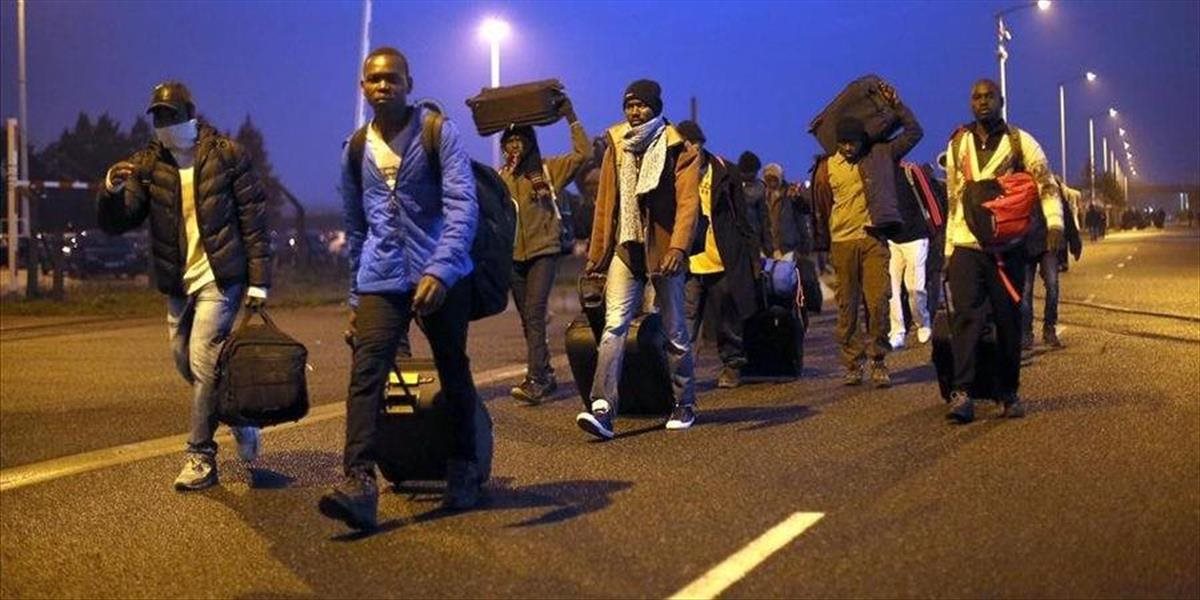Tábor Džungľa pri francúzskom Calais opustili už všetci migranti