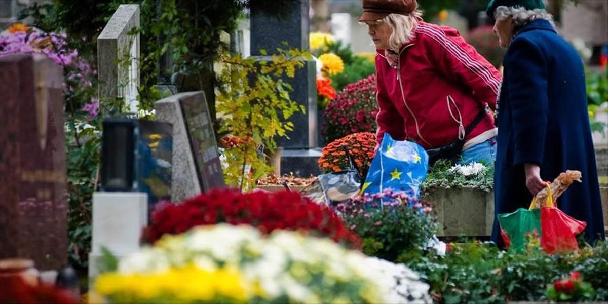 Bratislavské mestské cintoríny počas dušičiek navštívia tisícky ľudí