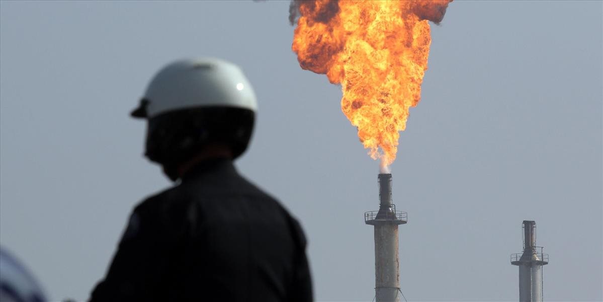 Zisk amerického ropného koncernu ExxonMobil klesol o 38 %