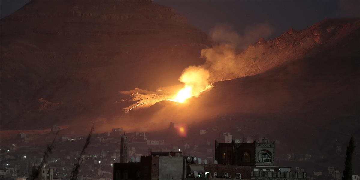 Pri nálete koaličných síl zahynulo v Jemene 11 ľudí