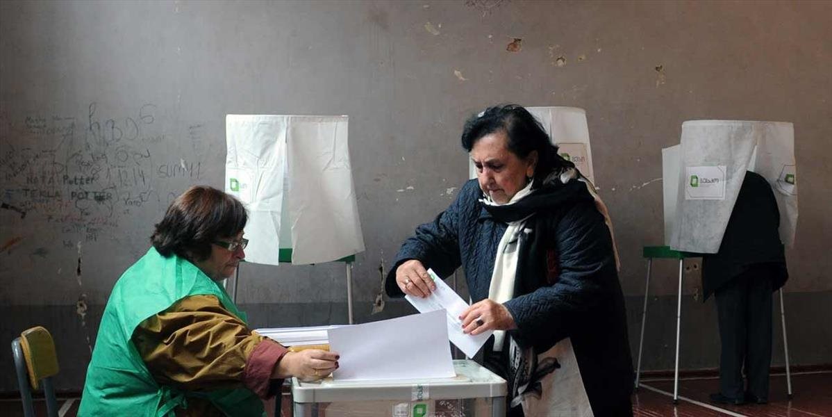 Druhé kolo parlamentných volieb v Gruzínsku poznačila nízka účasť