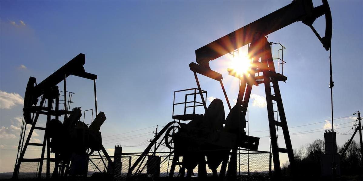 Ceny ropy pokračujú v poklese,americká WTI sa obchoduje okolo 48,50 USD za barel