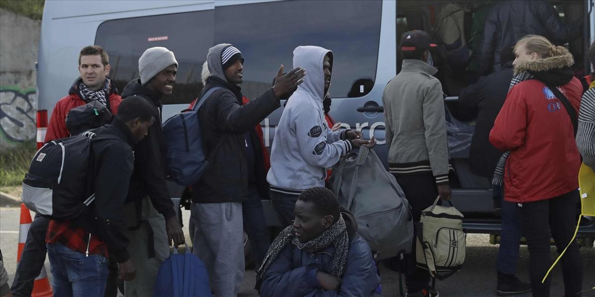 Colníci pri Čunove zadržali 17 nelegálnych migrantov pravdepodobne z Iraku
