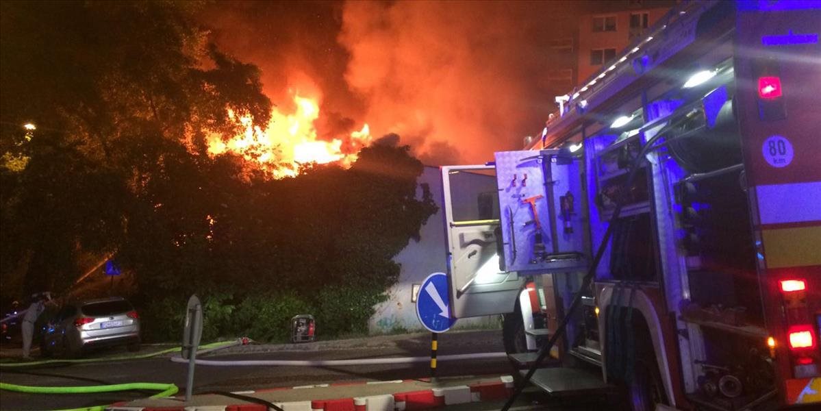 Popradskí hasiči zasahovali pri požiari v bytovke