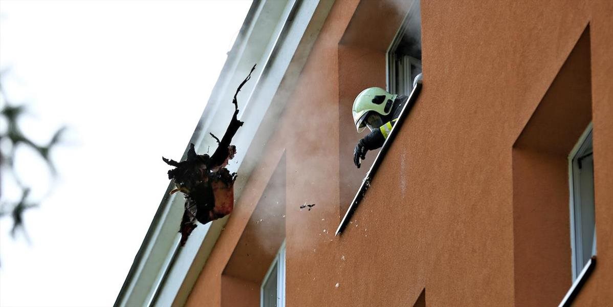 Pri požiari bytovky v Bratislave zomrela mladá žena (†20), obyvatelia sa pomaly vracajú domov