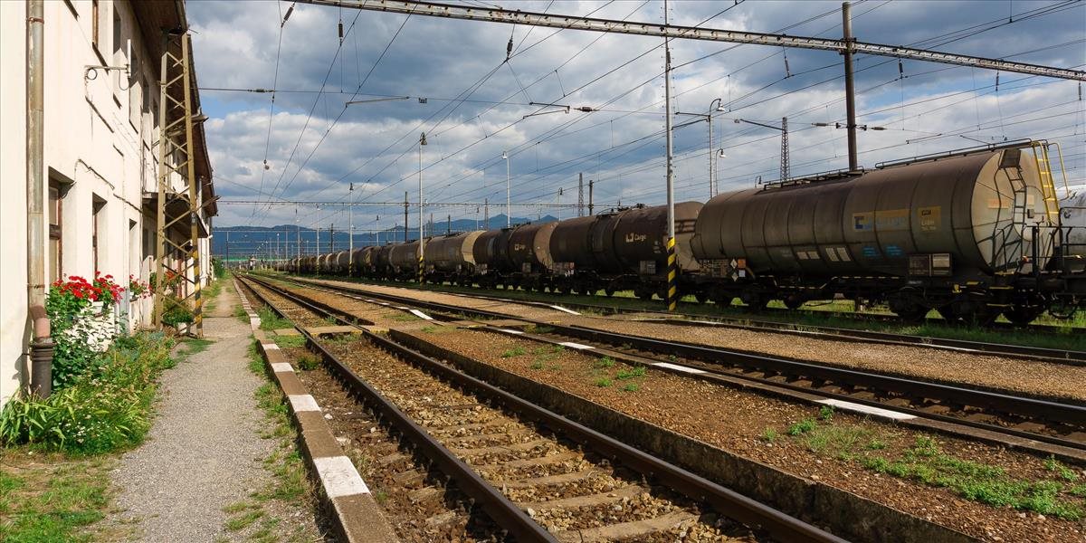 Na trati medzi Lučencom a Fiľakovom je výluka vlakov