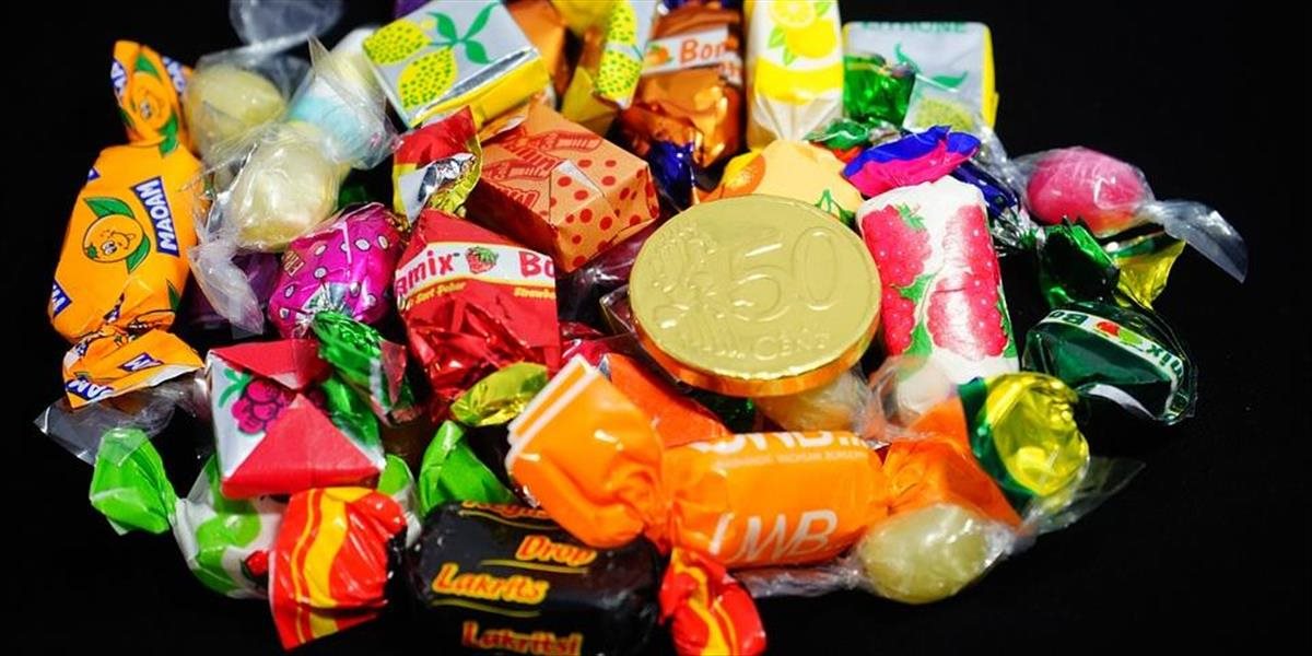 Pätica mužov v Rakúsku kradla sladkosti za stovky eur, ušli na Slovensko