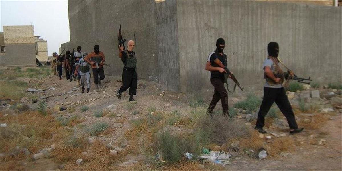 Bojovníci IS uniesli pri Mósule vyše 300 vojakov a šejkov
