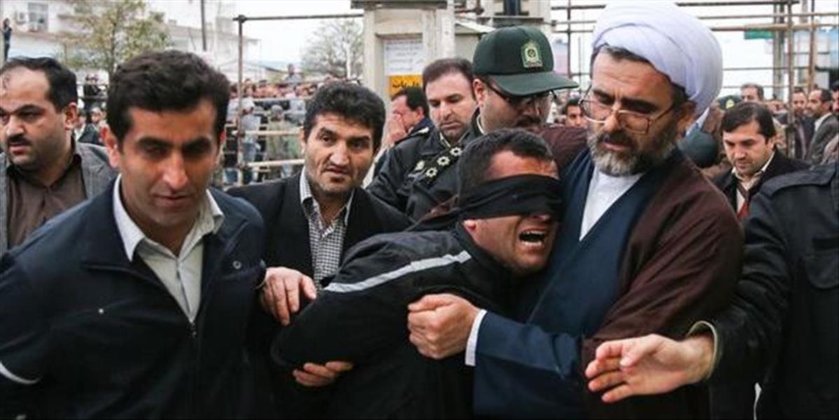 V Iráne tvrdo potrestali muža, ktorý chemikáliou polial tvár dieťaťu: Oslepili ho!