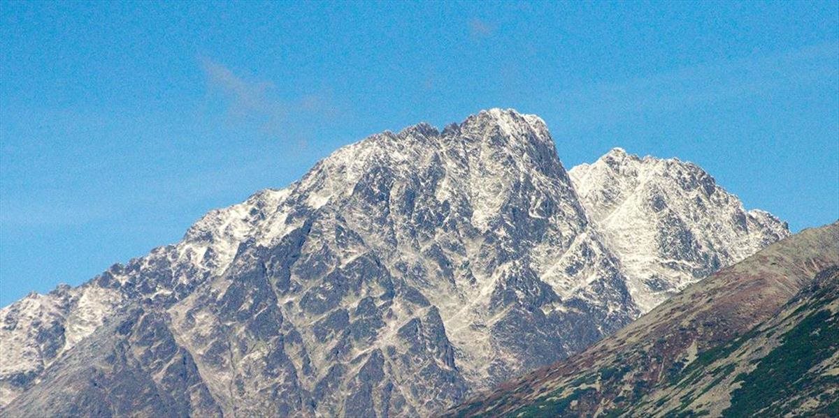 V najvyšších polohách Tatier stále trvá malá hrozba uvoľnenia lavín