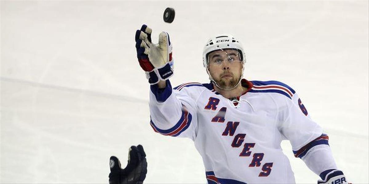 NHL: Obranca Kampfer mieri do NY Rangers výmenou za McIlratha