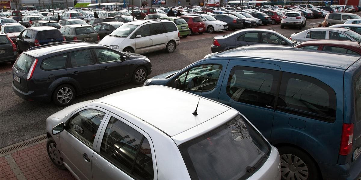 Ceny povinného poistenia motorových vozidiel postupne rastú