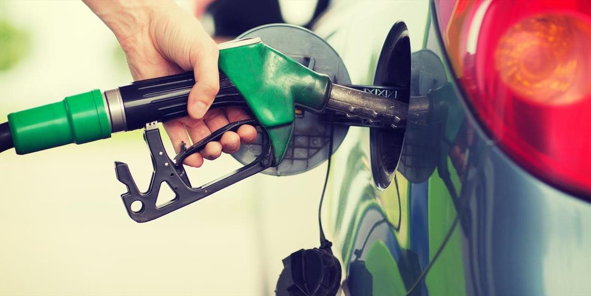Ceny benzínov a nafty výrazne klesli