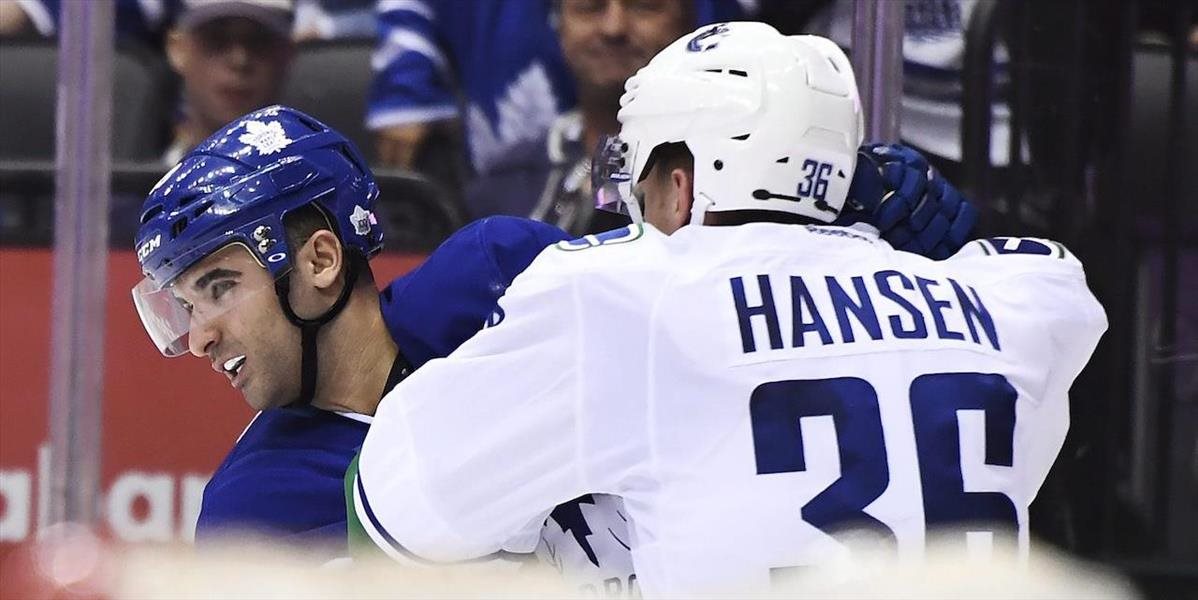 NHL: Hansen má zlomené rebro, Vancouveru bude chýbať 4-6 týždňov