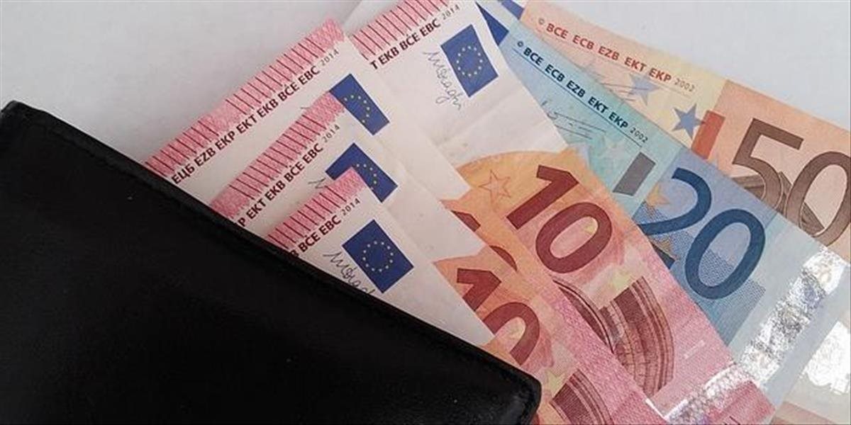 V bratislavskom nákupnom centre okradli muža o 35-tisíc eur v hotovosti