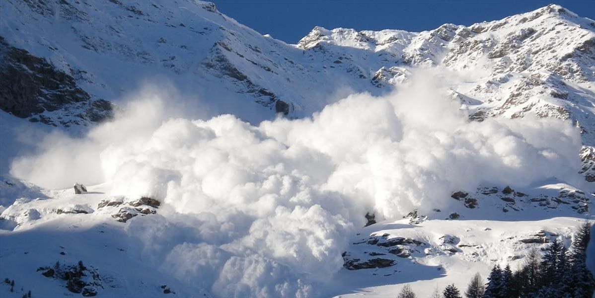 Očakávané sneženie môže mierne vystupňovať malú hrozbu pádu lavín
