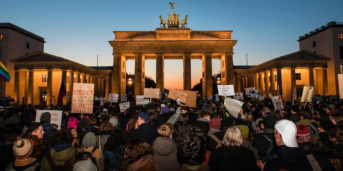 VIDEO Demonštrácia proti zvoleniu Trumpa sa konala aj v Berlíne