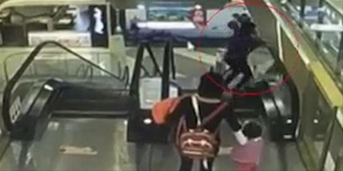 VIDEO Tragédia v Číne: Chlapček neprežil pád z 9 metrovej výšky