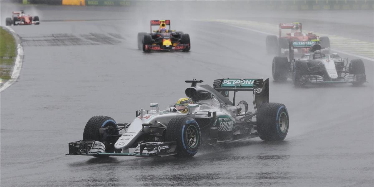 F1: Hamilton si počas infarktového finále v Brazílii udržal pevné nervy