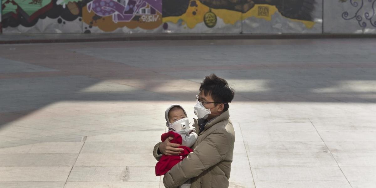 Peking vyzýva školy, aby kvôli smogu zrušili aktivity mimo budov