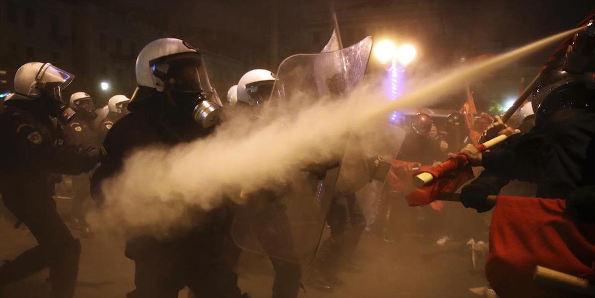 V Aténach sa počas návštevy amerického prezidenta konajú protesty anarchistov