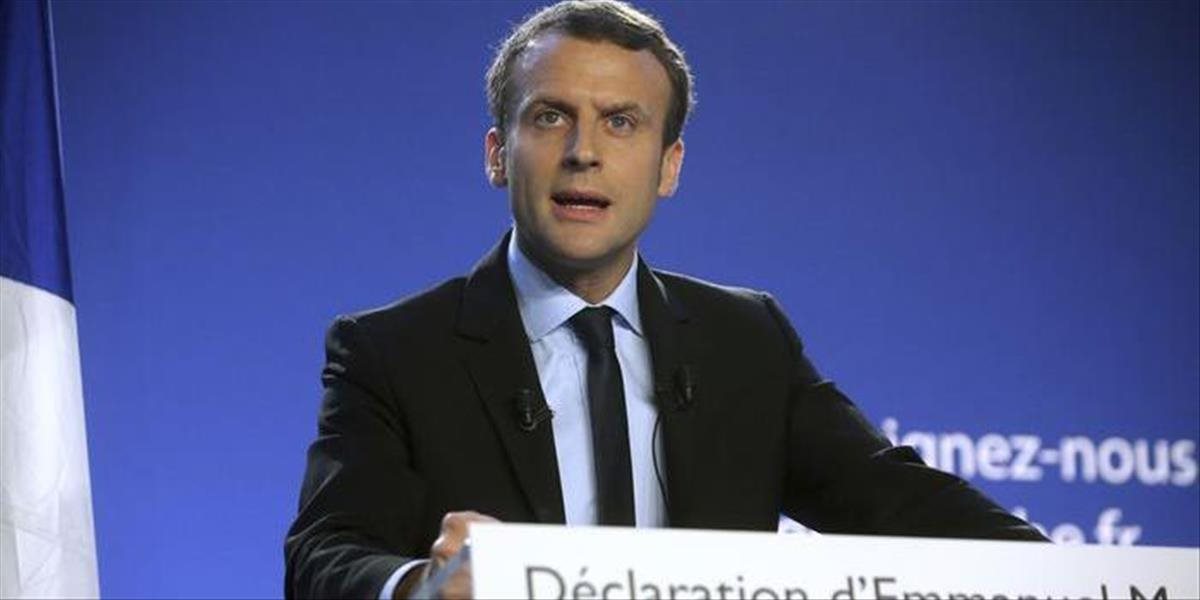 Bývalý francúzský minister Emmanuel Macron ohlásil kandidatúru na prezidenta