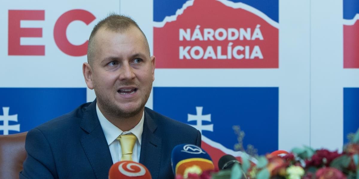 Spevák Jakubec bude spolupracovať s Národnou koalíciou