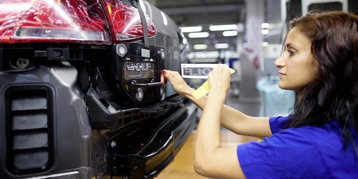 Volkswagen zníži pre emisný škandál počet zamestnancov o 30-tisíc